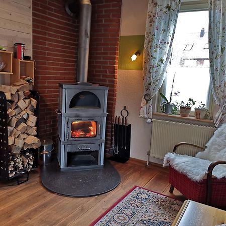 Ferienhaus Vom Bahratal Hausen Екстериор снимка