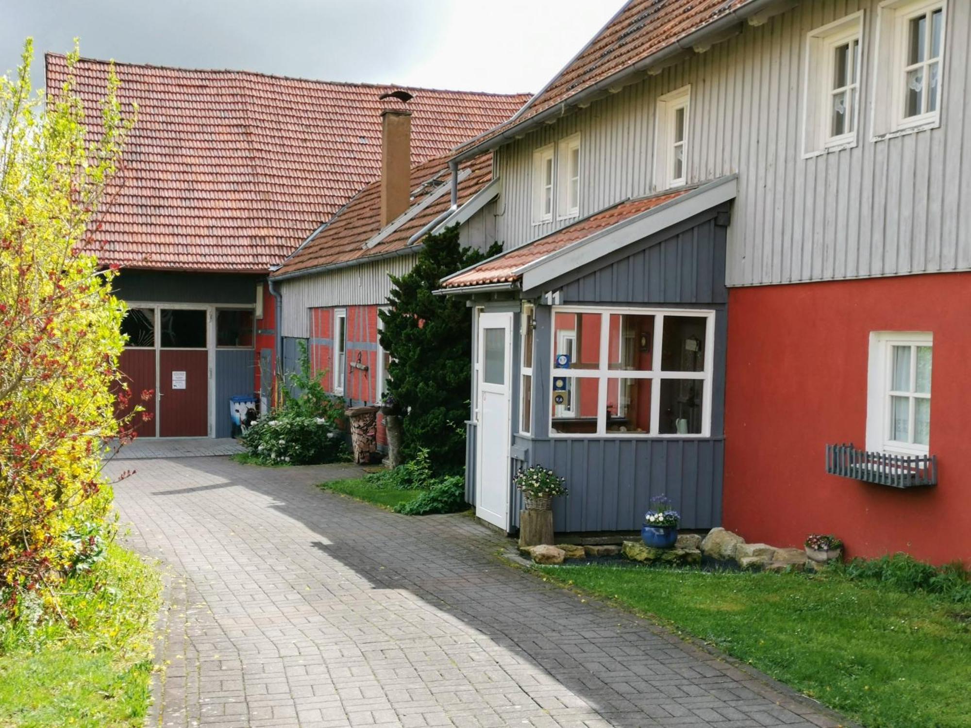 Ferienhaus Vom Bahratal Hausen Екстериор снимка