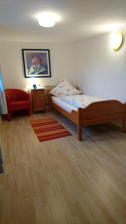 Ferienhaus Vom Bahratal Hausen Екстериор снимка