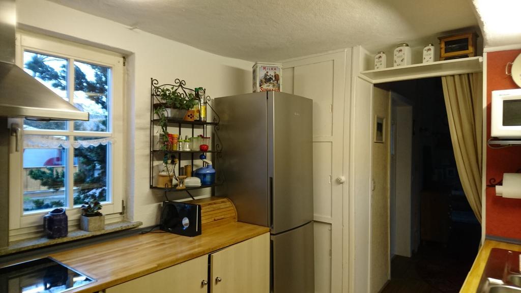 Ferienhaus Vom Bahratal Hausen Екстериор снимка