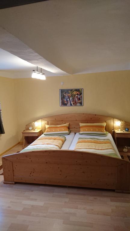 Ferienhaus Vom Bahratal Hausen Екстериор снимка