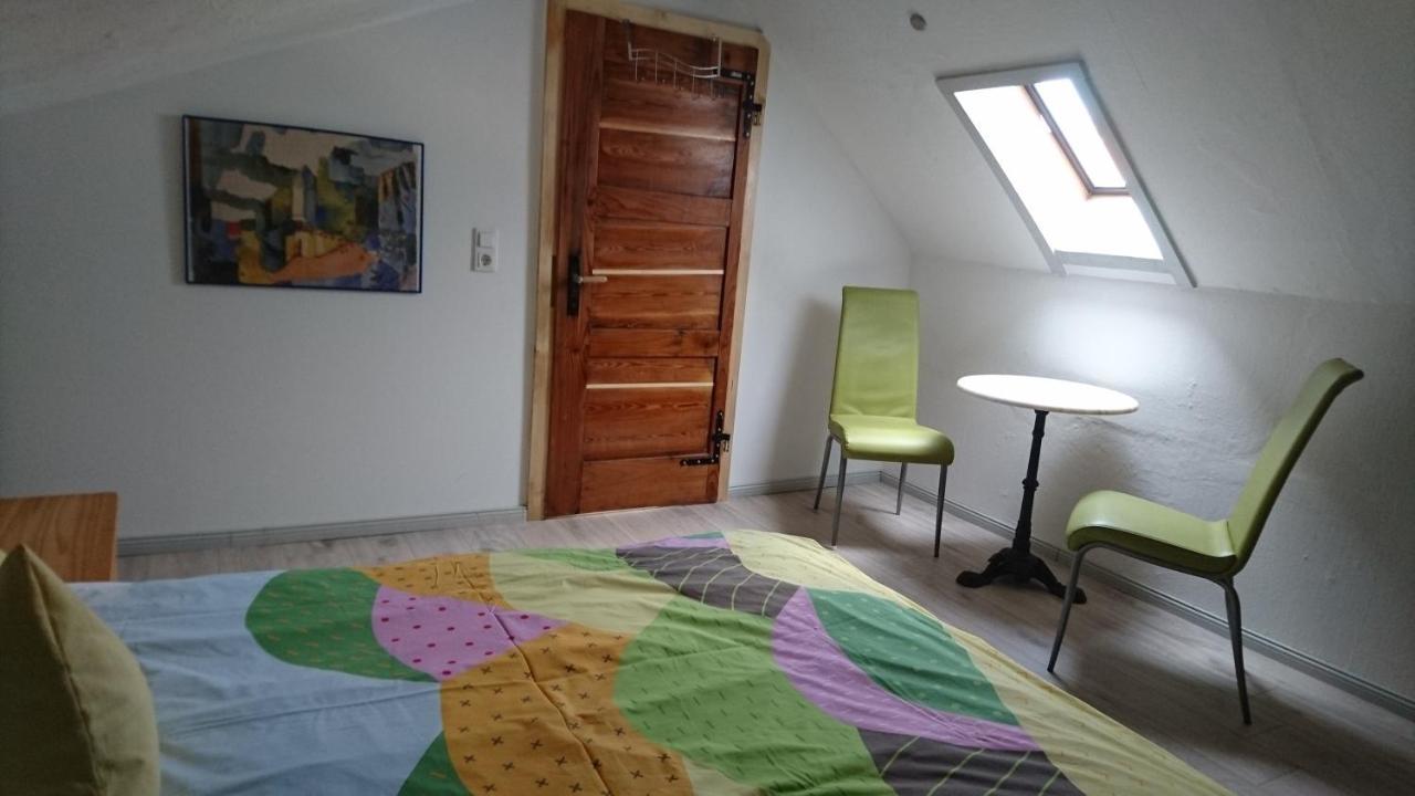 Ferienhaus Vom Bahratal Hausen Екстериор снимка