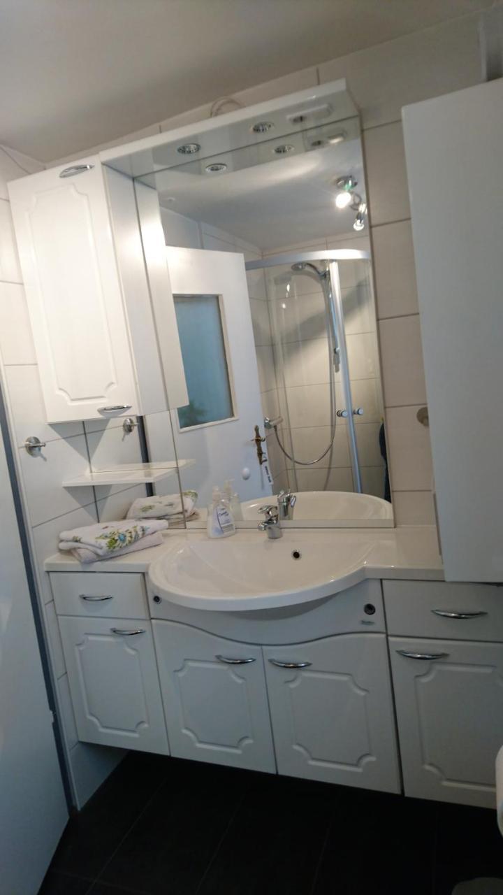 Ferienhaus Vom Bahratal Hausen Екстериор снимка