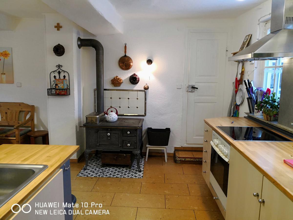 Ferienhaus Vom Bahratal Hausen Екстериор снимка