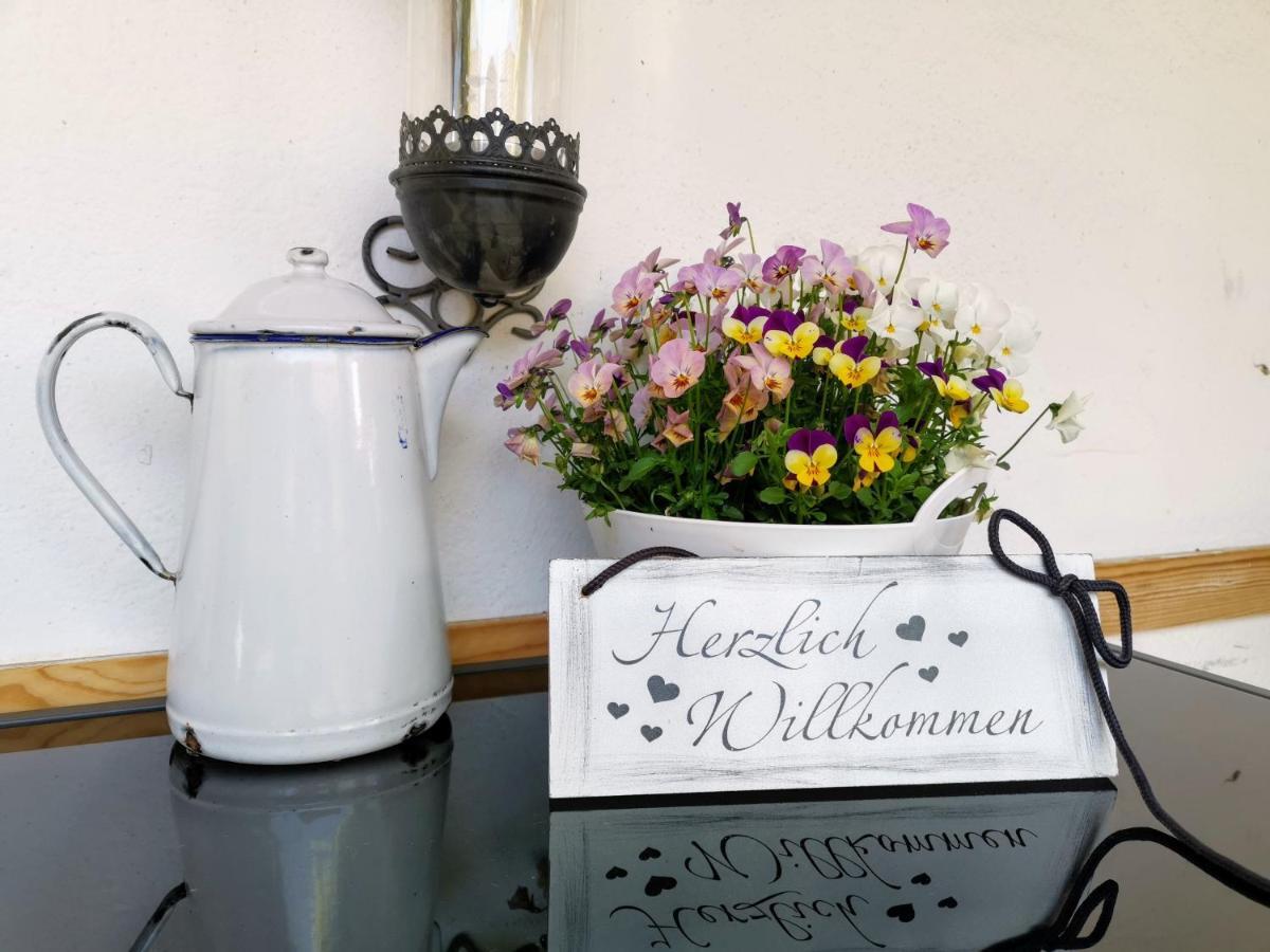 Ferienhaus Vom Bahratal Hausen Екстериор снимка